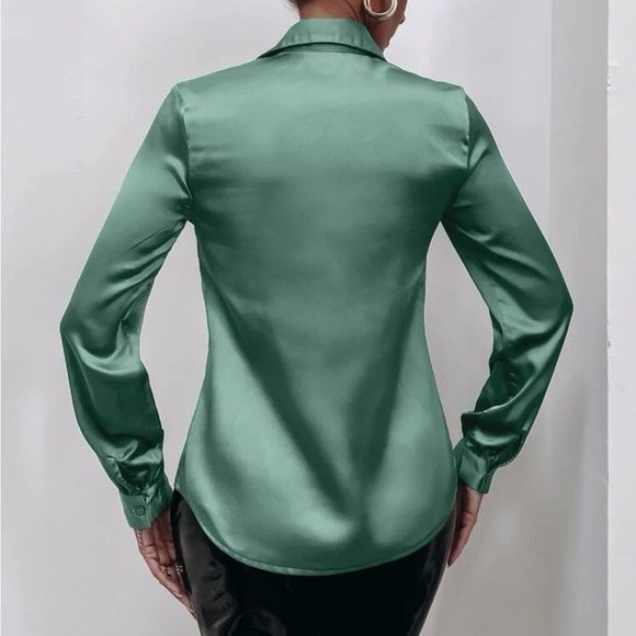 Luxe  green silky  button up boyfriend business casual satin top - Picture 3 of 16